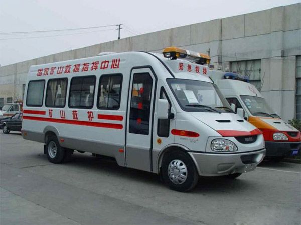 救護車生產(chǎn)廠家的發(fā)展趨勢如何？一篇文章告訴你。01